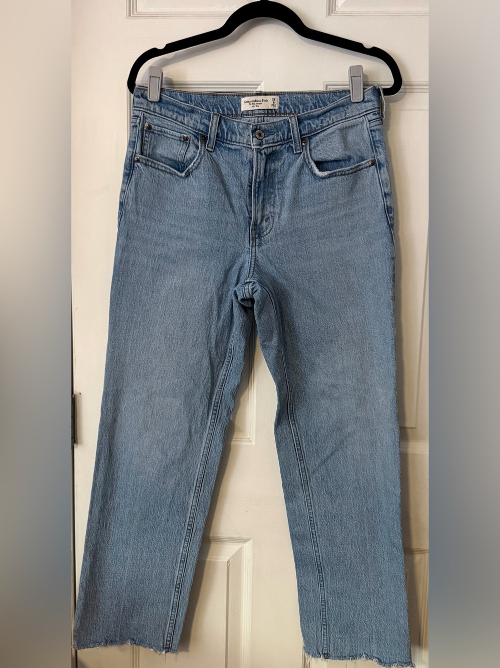 Abercrombie Mid Rise 90s Straight Jeans Light Wash Raw Hem Size 8 Short